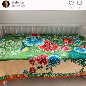 Alessandra Euro (2), standard shams (2), bedskirt